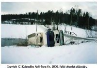 Kuvassa MAN pellolla kyljell��n (koko 9 kt)